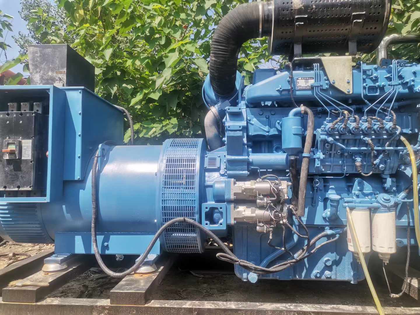 东坡详细说明降低 800kW 柴油发电机输出电流波动的方法