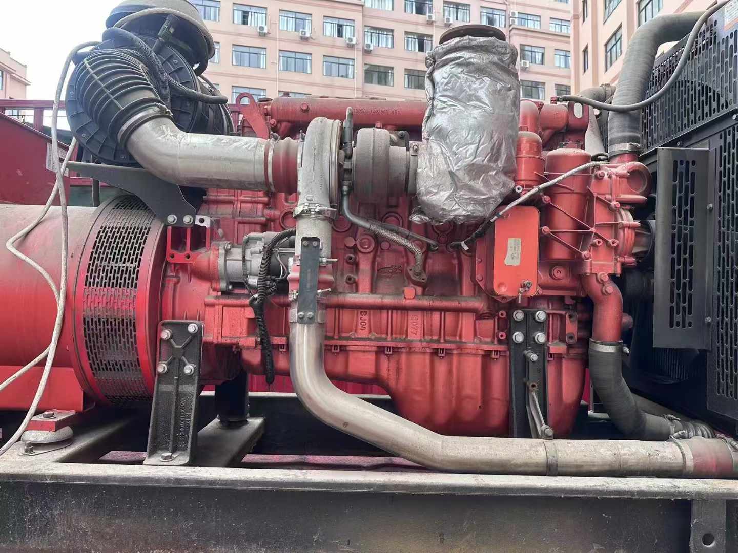 东坡如何选择适合 600kW 柴油发电机组的过载保护器？
