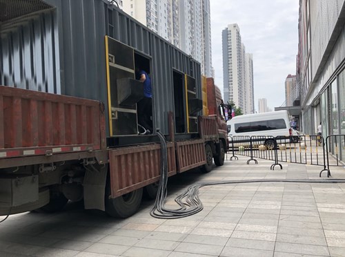 东坡柴油发电机空气滤清器在不同季节的更换周期是否有差异？